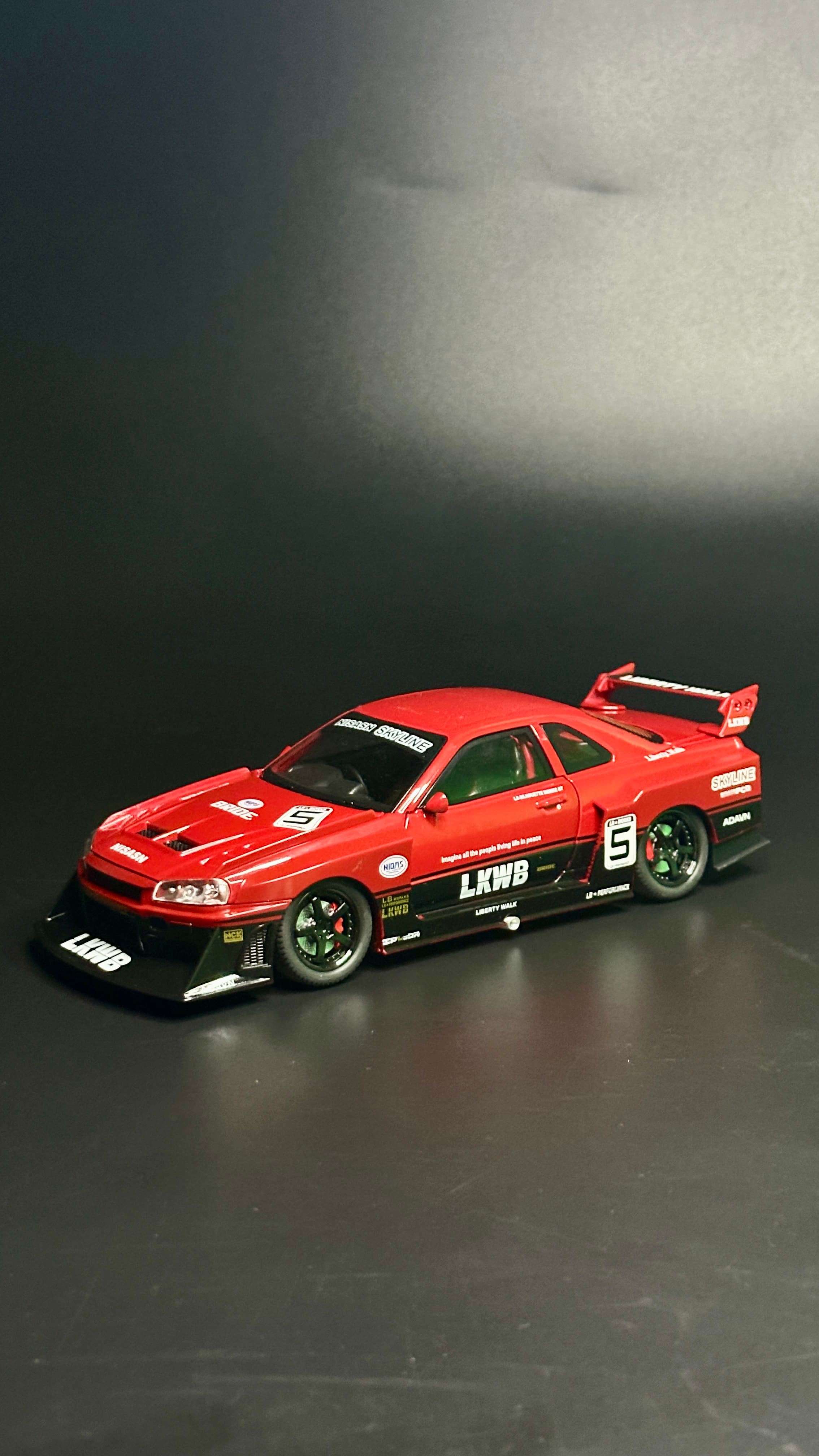 NISSAN SKYLINE (1901-411 WH)