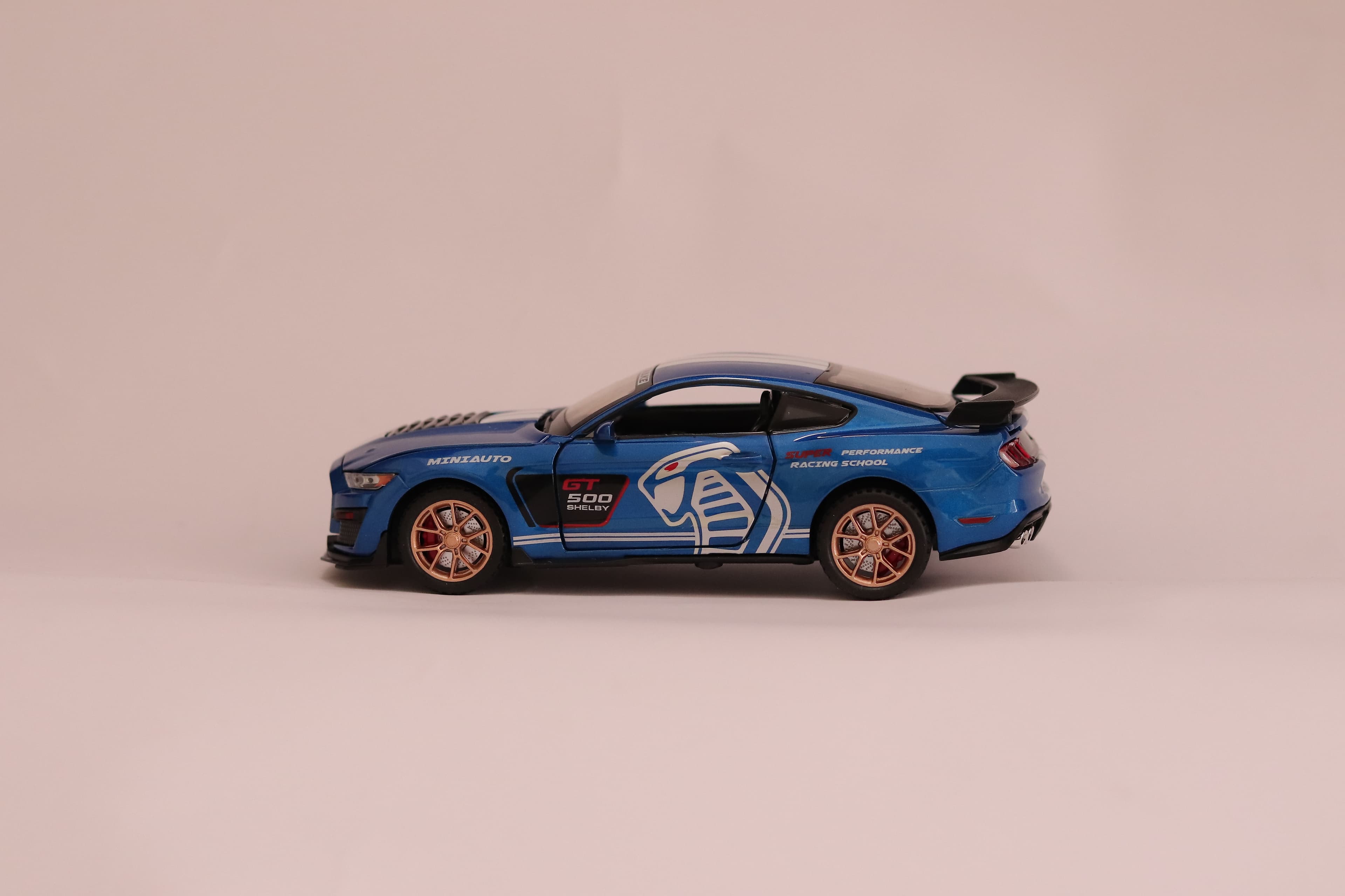 Mustang Shelby GT500 (SUPER SNAKE)
