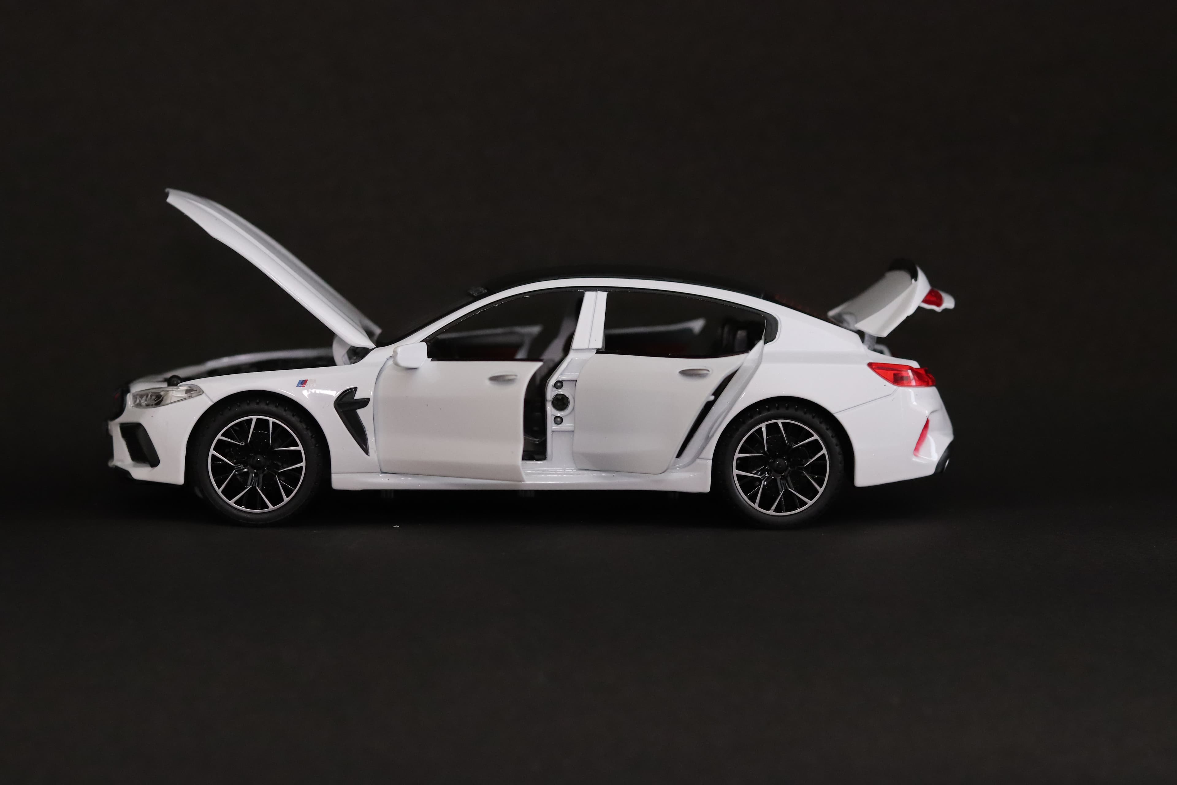 BMW MH08 800 (B/W)